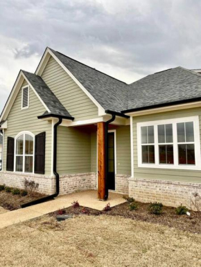 Stylish Cottage in Silo Square near Snowden Grove